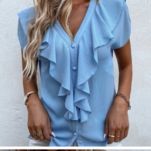 Bundle of 2 tops - Picture 1 of 2